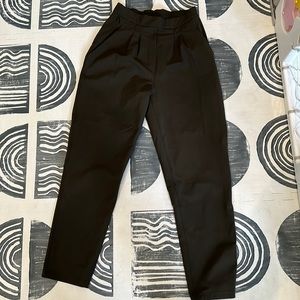Essential high rise trouser 25” Lululemon sz 4